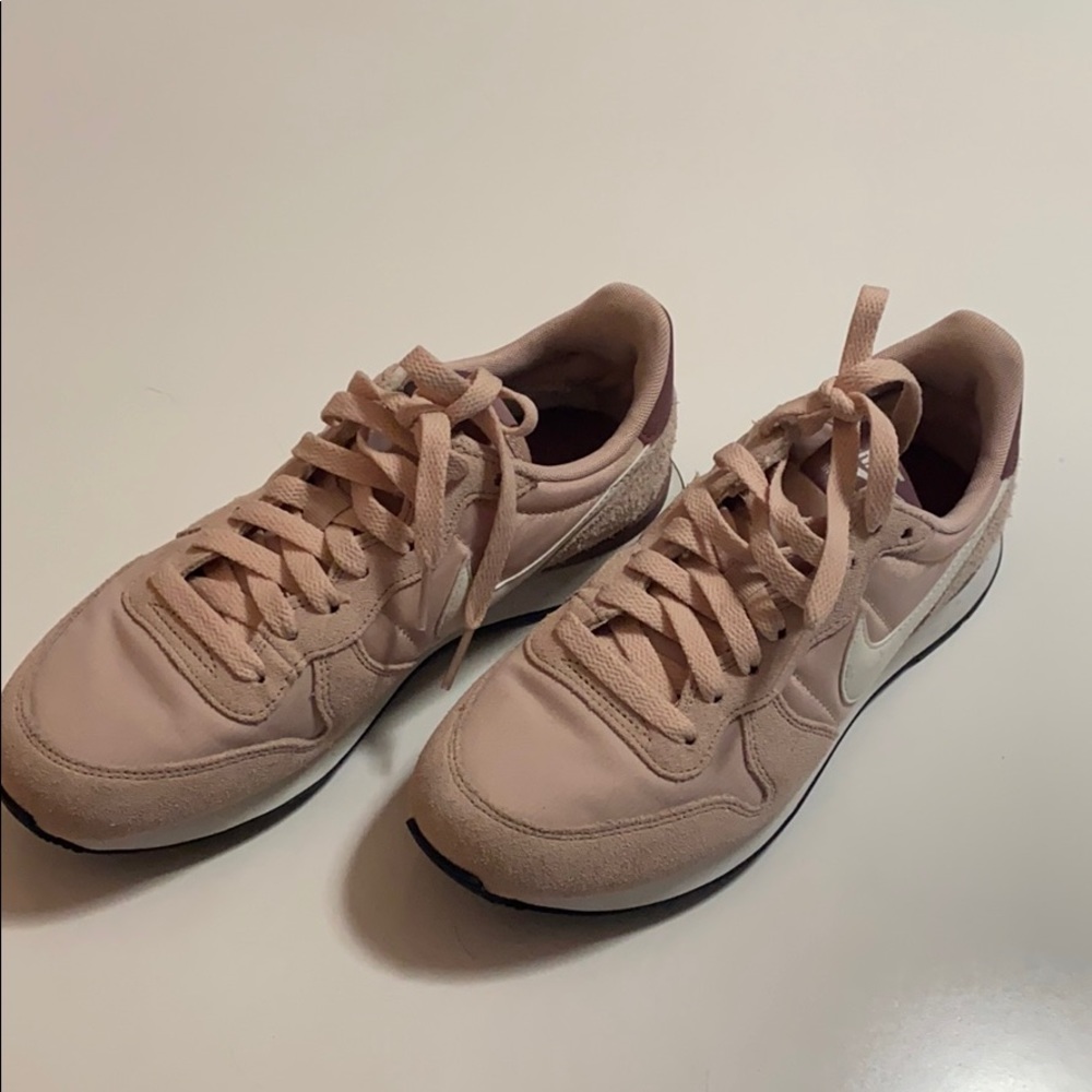 COPY - Nike Walking Shoes in Pink - size 6